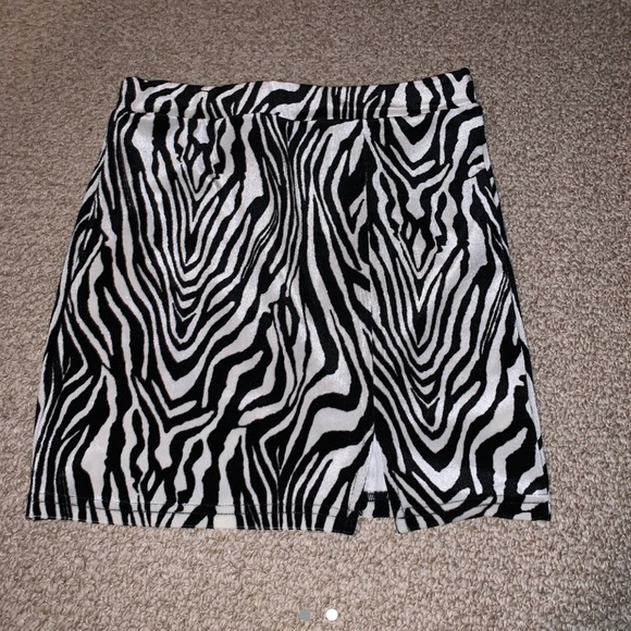 Mini Skirt - Picture 2 of 2